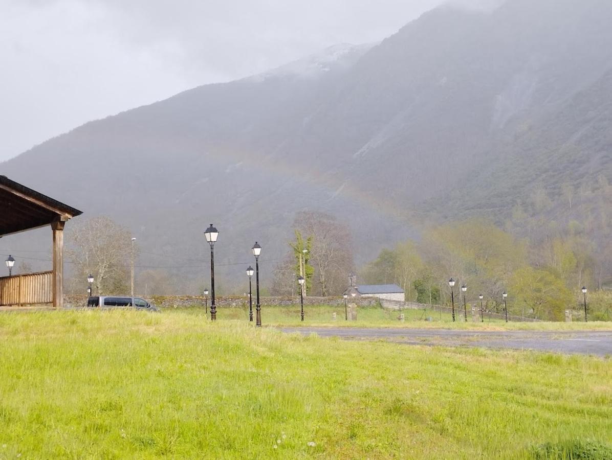 Camping La Zarapica - Palacios Del Sil 外观 照片