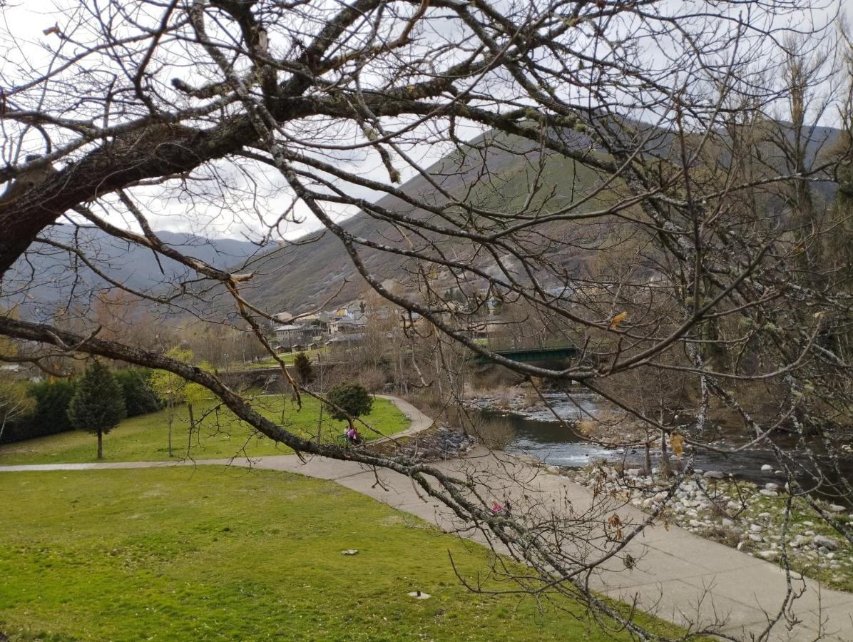 Camping La Zarapica - Palacios Del Sil 外观 照片