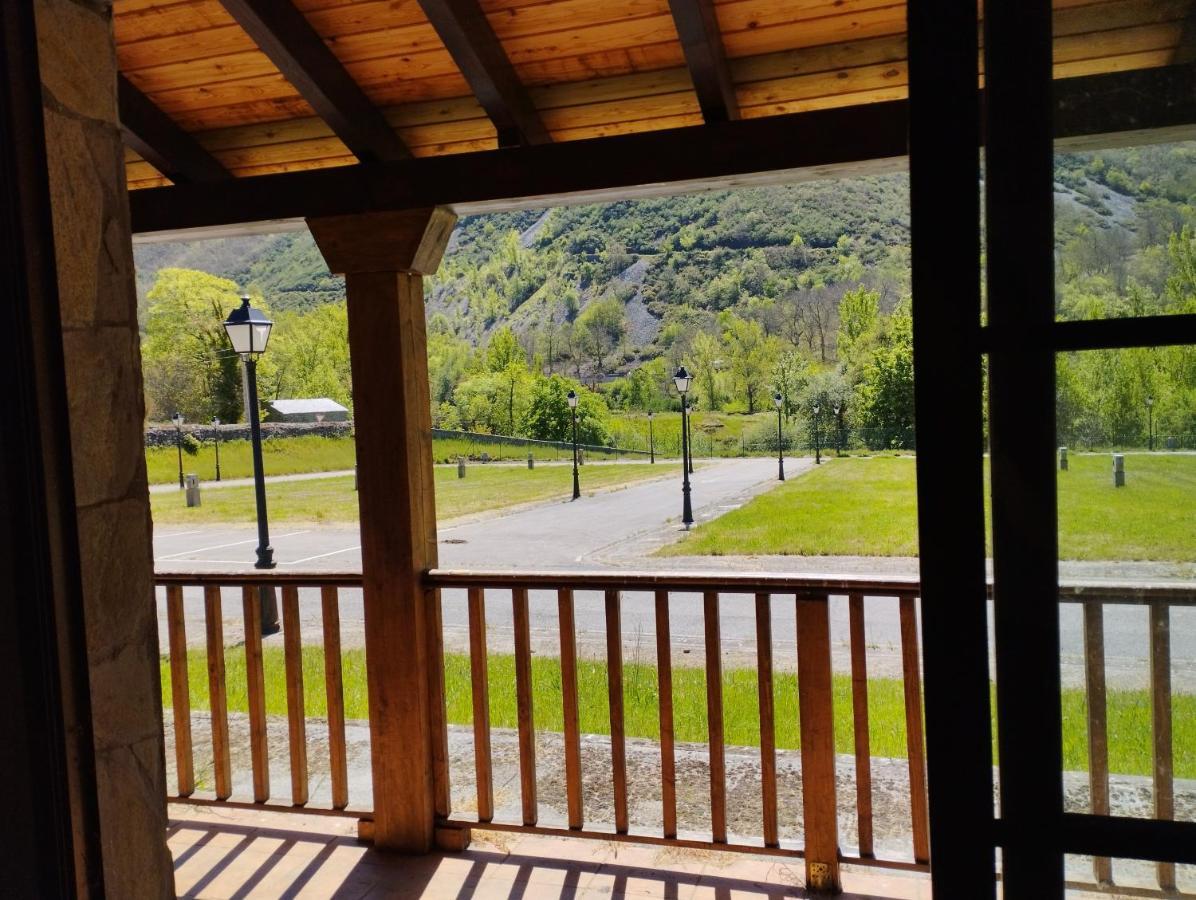 Camping La Zarapica - Palacios Del Sil 外观 照片