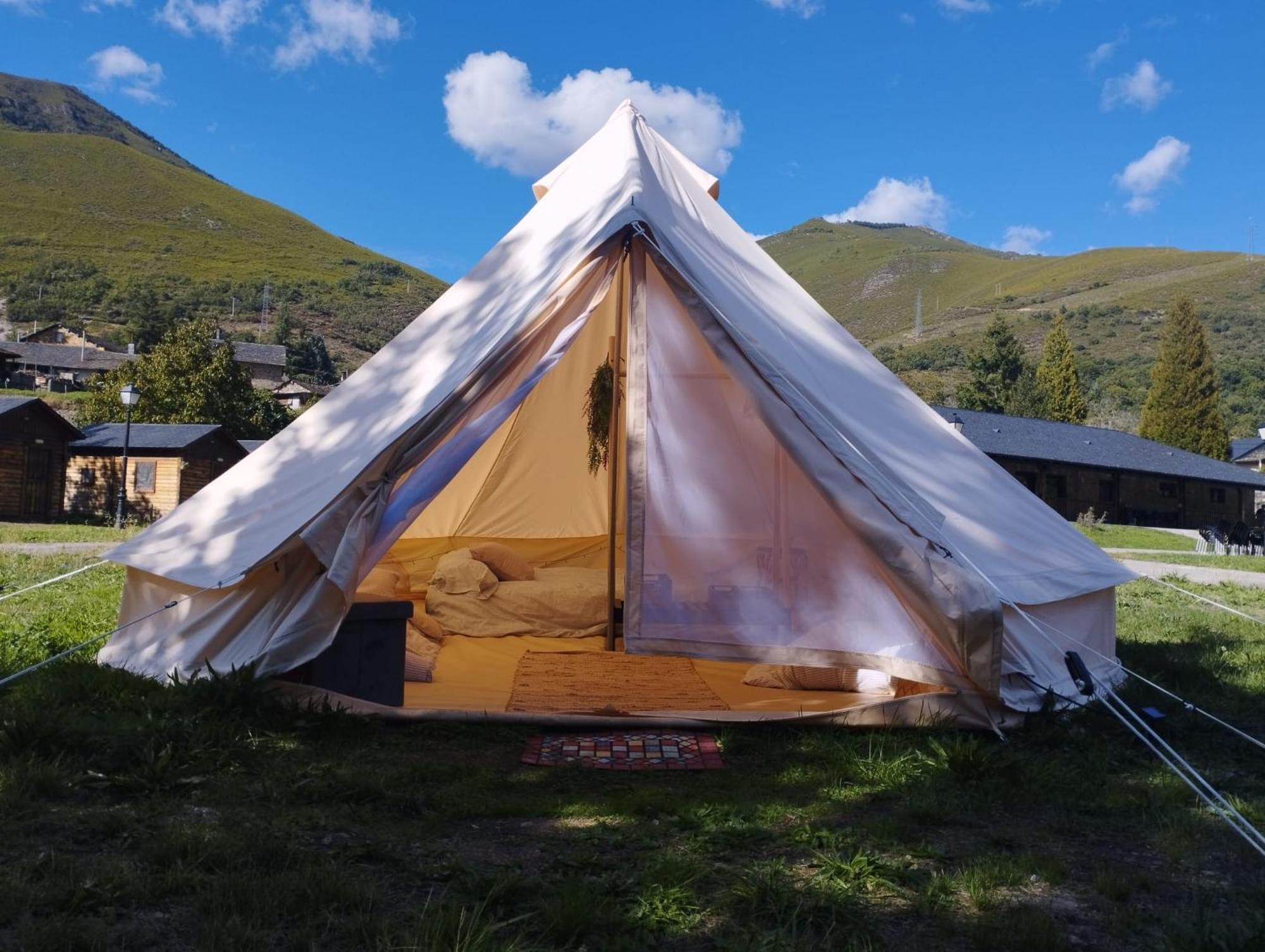 Camping La Zarapica - Palacios Del Sil 外观 照片
